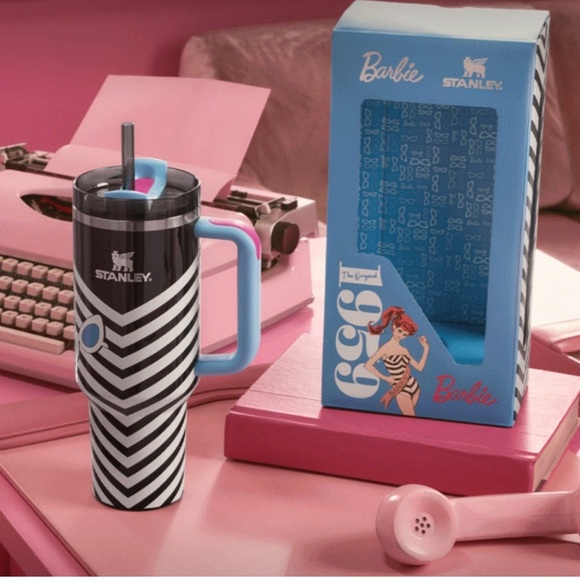 Stanley x Barbie - Picture 8 of 15